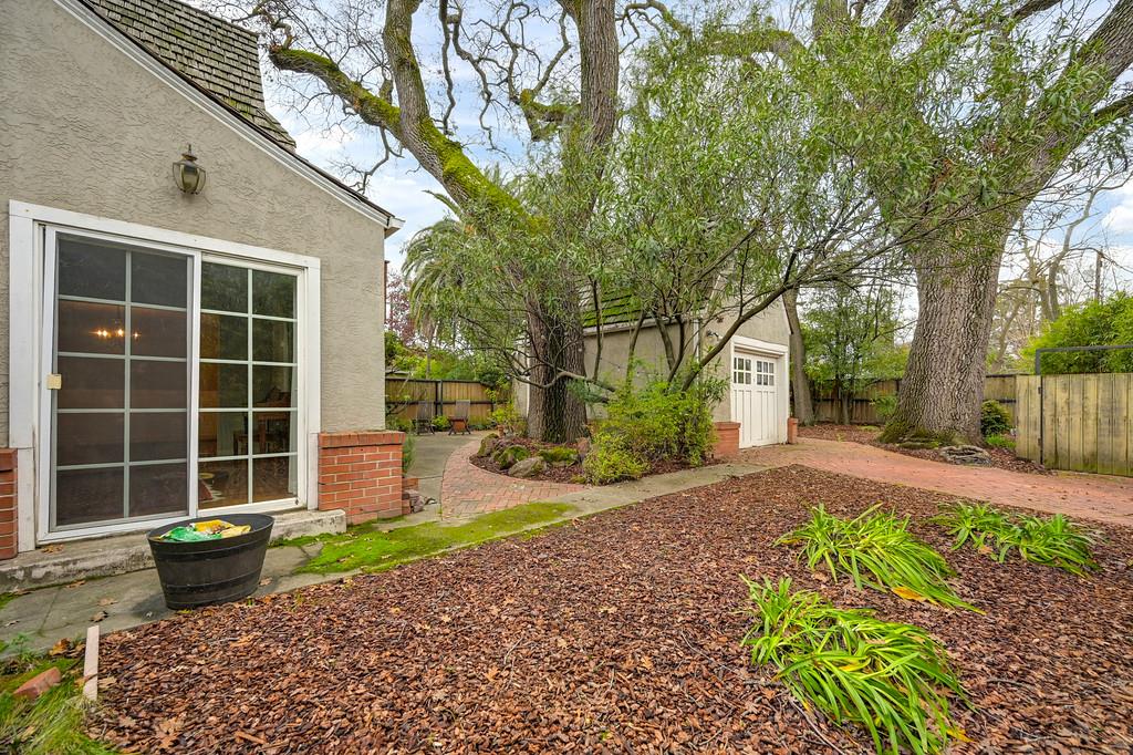 150 Southgate Road Sacramento, CA 95815 - Photo 33 of 40