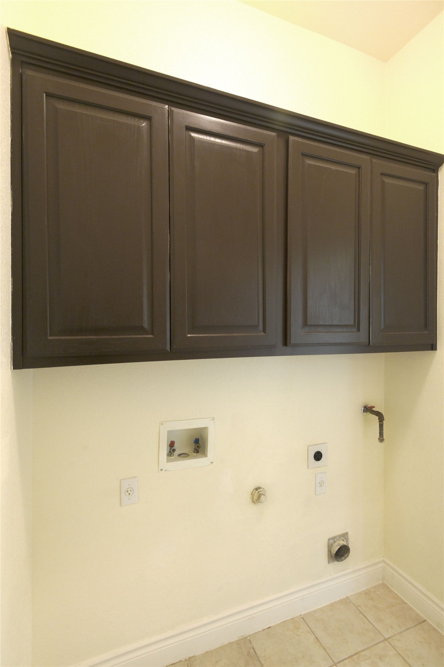 2129 Dry Tortugas Trail Austin, TX 78747 - Photo 22 of 38 a close view of cabinet