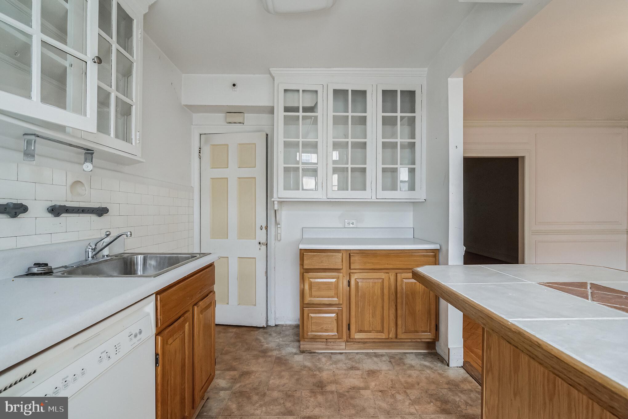 174 Edgehill Road Bala Cynwyd, PA 19004 - Photo 7 of 15 Kitchen