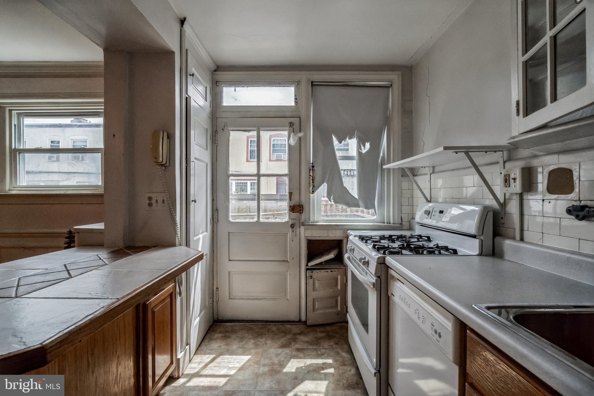 174 Edgehill Road Bala Cynwyd, PA 19004 - Photo 8 of 15 Kitchen