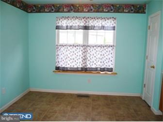 178 Nicole Way Sinking Spring, PA 19608 - Photo 6 of 12 Kitchen
