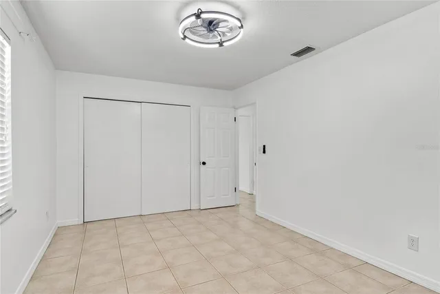 a view of empty room with window