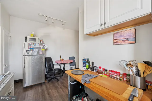 $1,720 | 120 Walnut Avenue, Unit 2, Ardmore, PA 19003