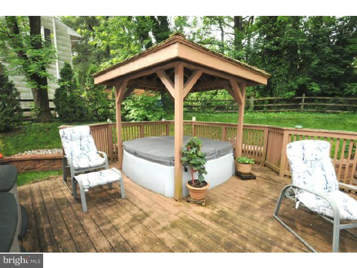 604 Mansfield Road Willow Grove, PA 19090 - Photo 14 of 19 Deck
