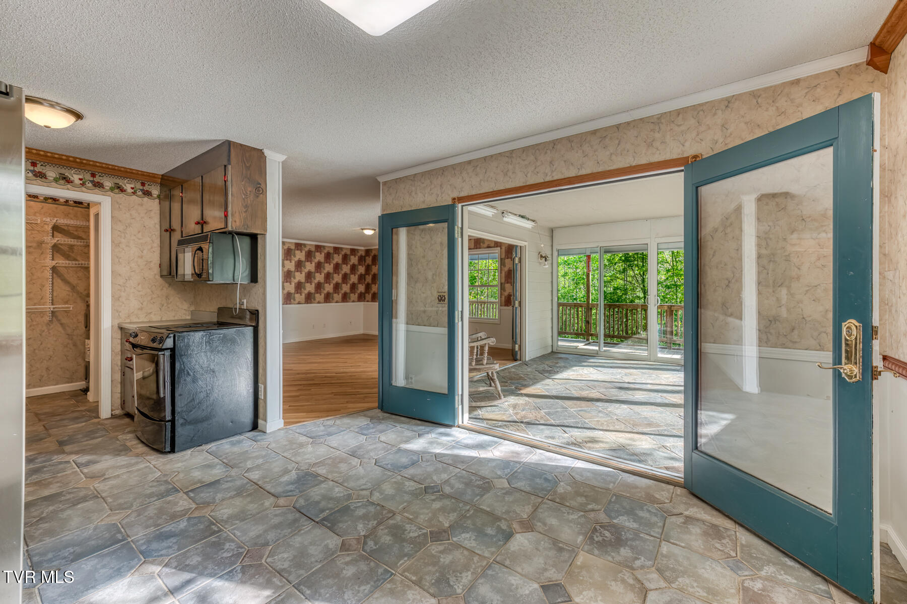 514 Piney Grove Road Hampton, TN 37658 - Photo 12 of 33 514 Piney Grove Rd-13