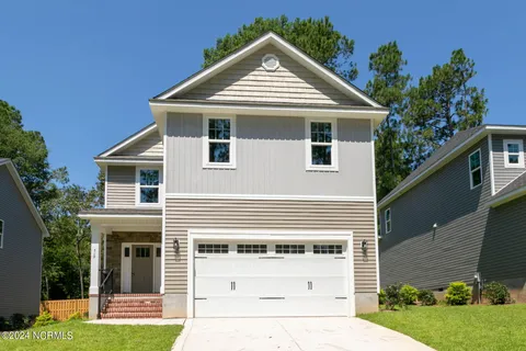$465,900 | 519 North Sycamore Street, Aberdeen, NC 28315