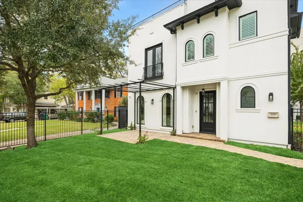 $12,500 | 2031 Sheridan Street, Unit A, Houston, TX 77030