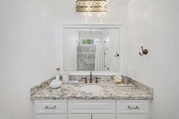 $7,500 | 2031 Sheridan Street, Unit A, Houston, TX 77030