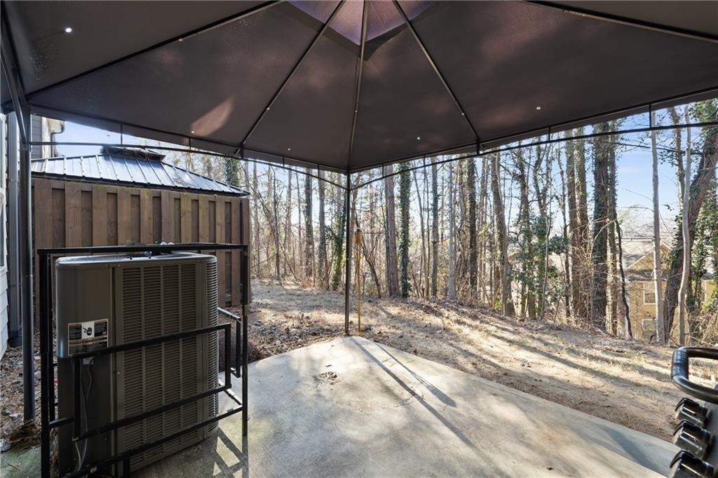 2805 Ridgeview Drive Atlanta, GA 30331 - Photo 12 of 25