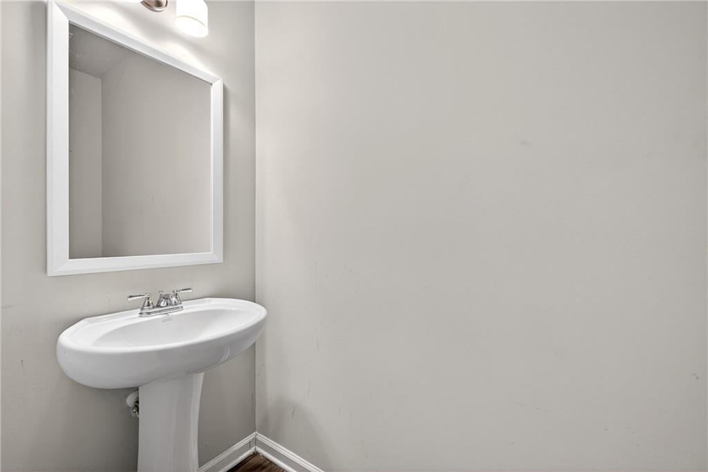 2805 Ridgeview Drive Atlanta, GA 30331 - Photo 5 of 25