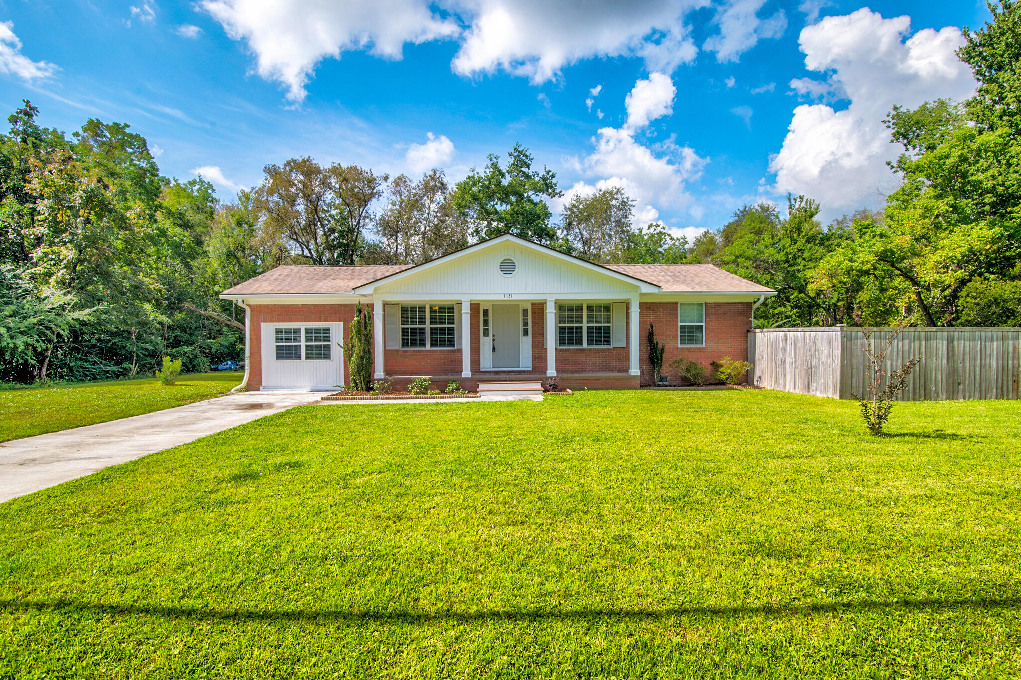 1131 Ocean View Road Charleston, SC 29412 - Photo 2 of 29 1131 Oceanview-28