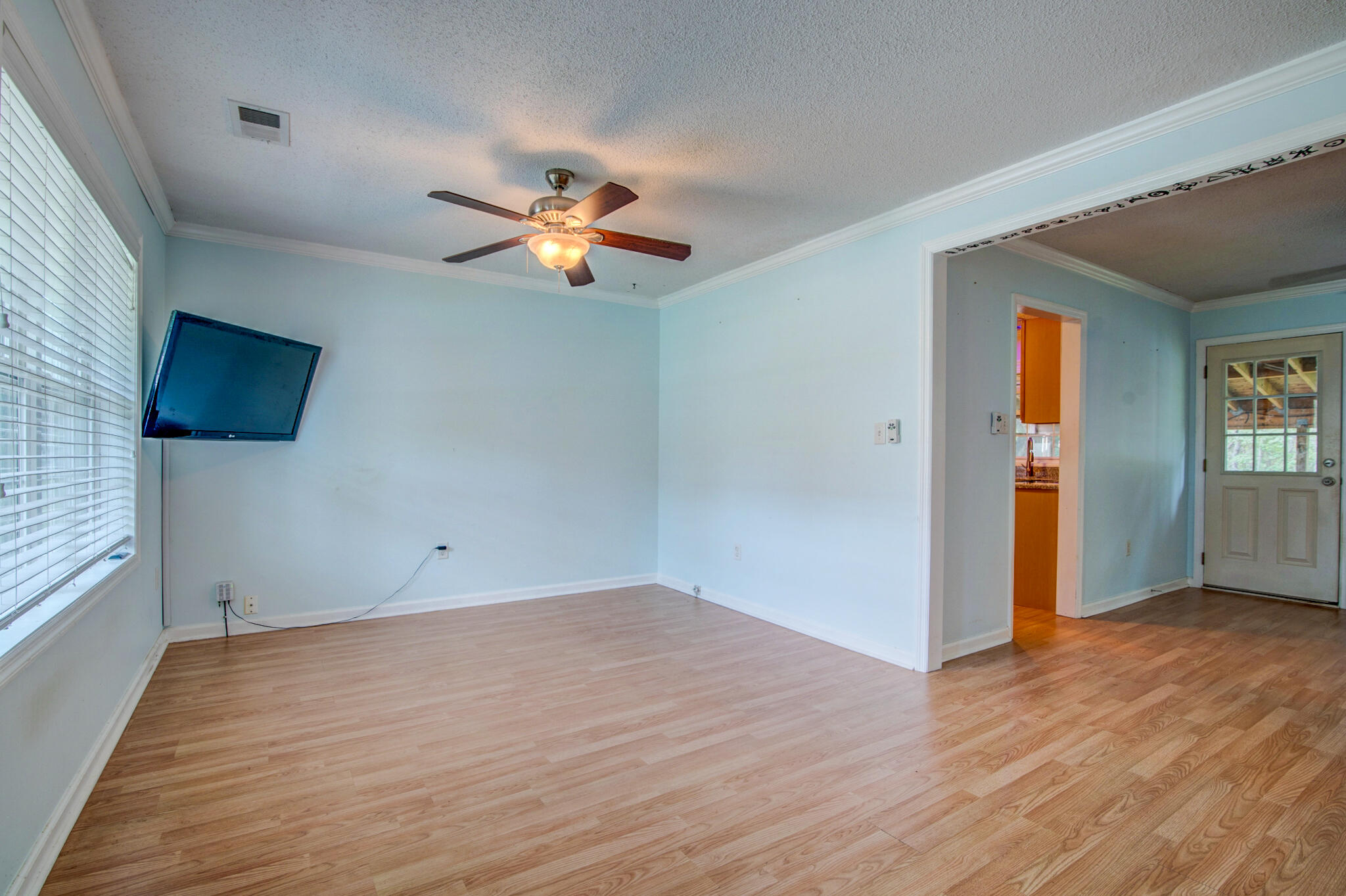1131 Ocean View Road Charleston, SC 29412 - Photo 5 of 29 1131 Oceanview-1