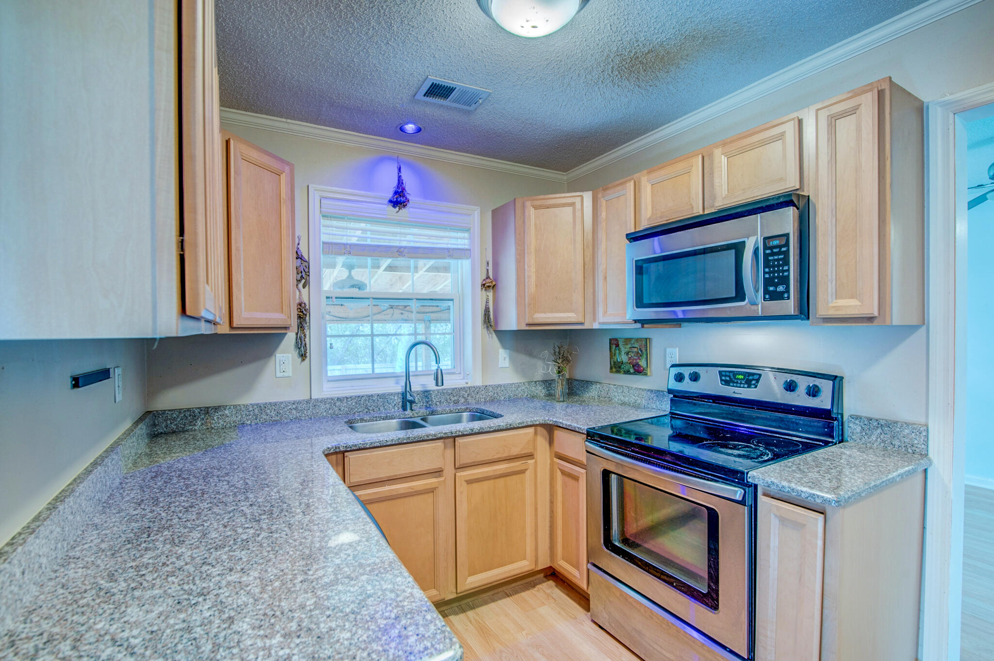 1131 Ocean View Road Charleston, SC 29412 - Photo 9 of 29 1131 Oceanview-8
