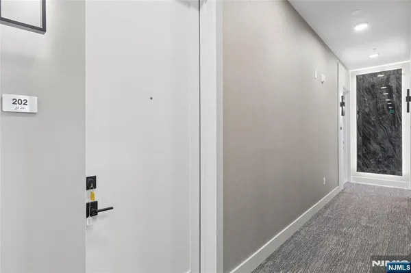 $2,800 | 487 Market Street, Unit 202, Saddle Brook, NJ 07663