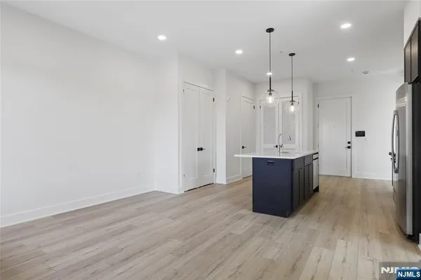 $2,800 | 487 Market Street, Unit 202, Saddle Brook, NJ 07663