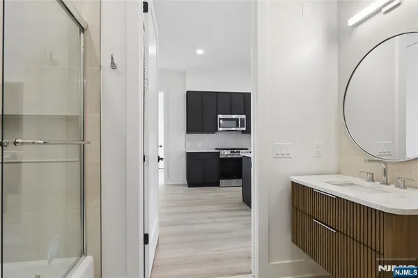 $2,800 | 487 Market Street, Unit 202, Saddle Brook, NJ 07663