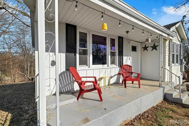 $205,000 | 5209 Roberta Drive, High Ridge, MO 63049