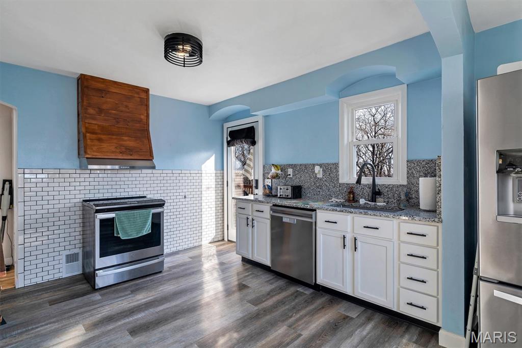 5209 Roberta Drive High Ridge, MO 63049 - Photo 7 of 28