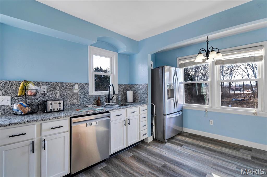 5209 Roberta Drive High Ridge, MO 63049 - Photo 10 of 28