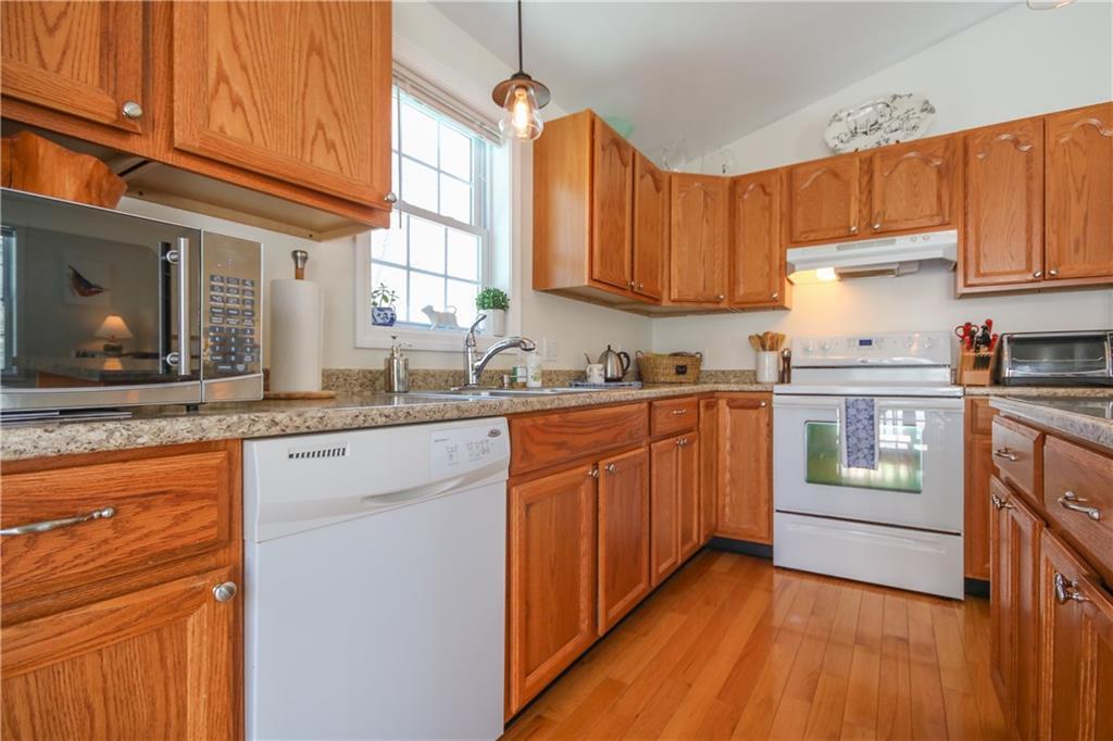 383 River Road Windham, ME 04062 - Photo 7 of 35 Ready to cook your first meal in...