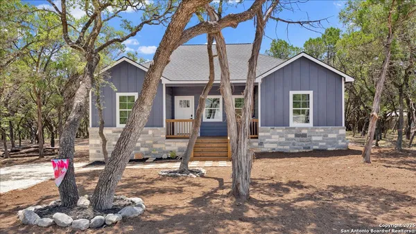 $1,800 | 248 Brushy Crk Trail, Bandera, TX 78003