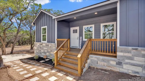 $1,800 | 248 Brushy Crk Trail, Bandera, TX 78003