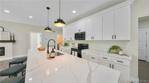$429,000 | 20309 Timberlake Village Drive, Rocky Mount, MO 65072