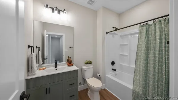 $429,000 | 20309 Timberlake Village Drive, Rocky Mount, MO 65072