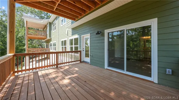 $429,000 | 20309 Timberlake Village Drive, Rocky Mount, MO 65072