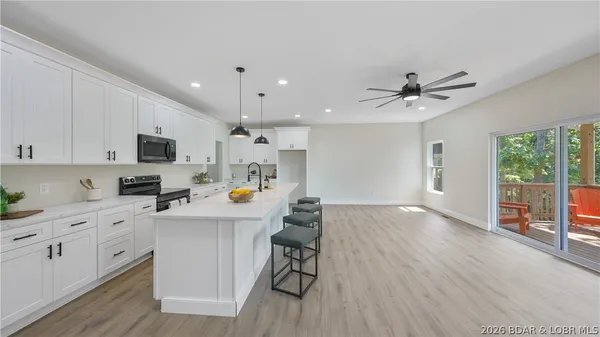 $429,000 | 20309 Timberlake Village Drive, Rocky Mount, MO 65072