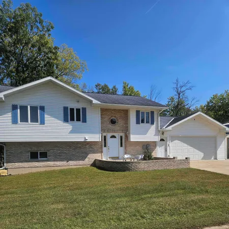 $334,900 | 516 North East Street, Blue River, WI 53518