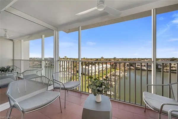 $1,899,000 | 300 Park Shore Drive, Unit PHA6, Naples, FL 34103