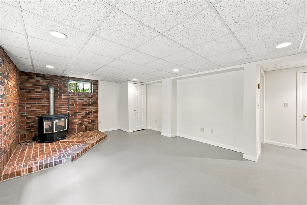 81 Warren Road Townsend, MA 01469 - Photo 33 of 40 Gallery Image 33
