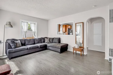 $460,000 | 411 7th Street Southeast, Auburn, WA 98002