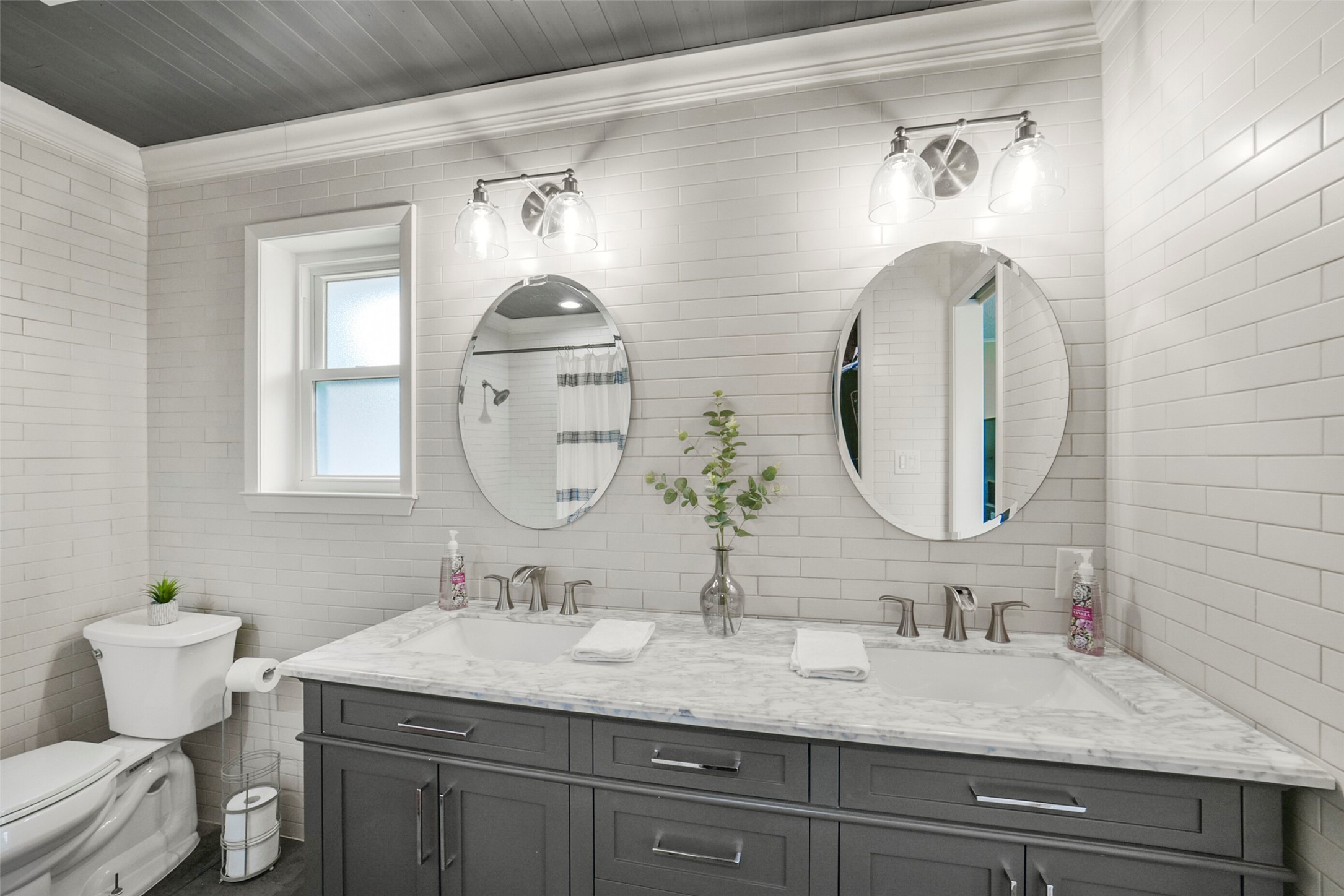 10313 South Williams Road Conroe, TX 77303 - Photo 27 of 48 Primary bath room with so many updates!