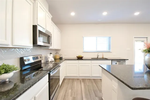 $399,900 | 11229 Solar Street, Lorena, TX 76655