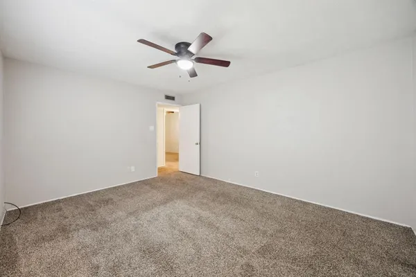 a view of empty room with window