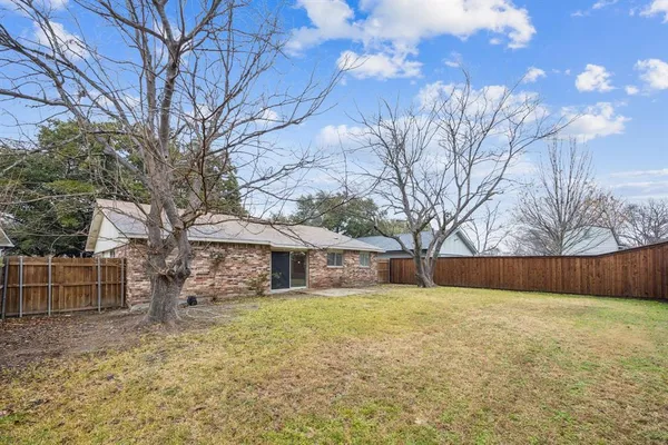$2,100 | 317 East Grenoble Drive, Grand Prairie, TX 75052