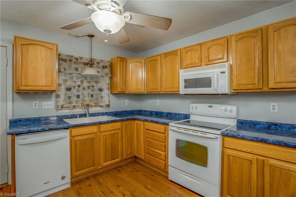 831 Bundaberg Lane Rural Hall, NC 27045 - Photo 8 of 28 Gallery Image 8