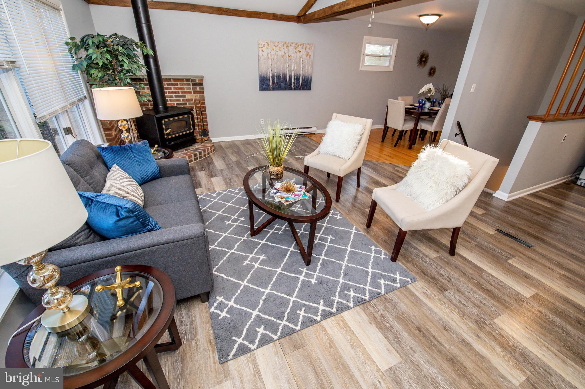 557 Manor Road Severna Park, MD 21146 - Photo 14 of 54 Living Room