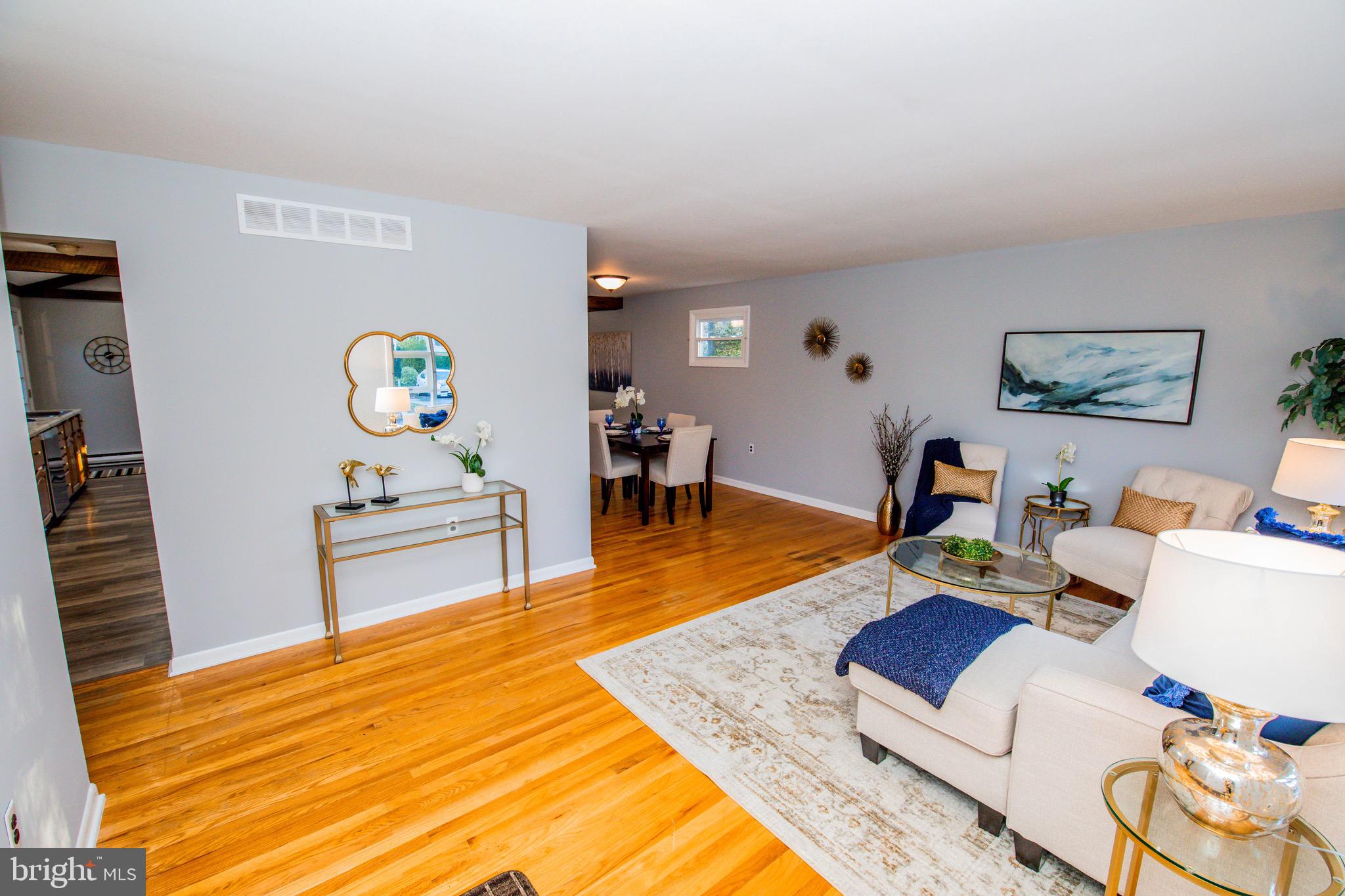 557 Manor Road Severna Park, MD 21146 - Photo 8 of 54 Living Room/Layout