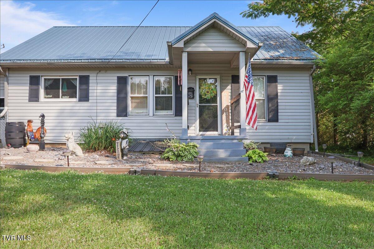 319 Old Stage Road Surgoinsville, TN 37873 - Photo 4 of 61 01-IMG_9948