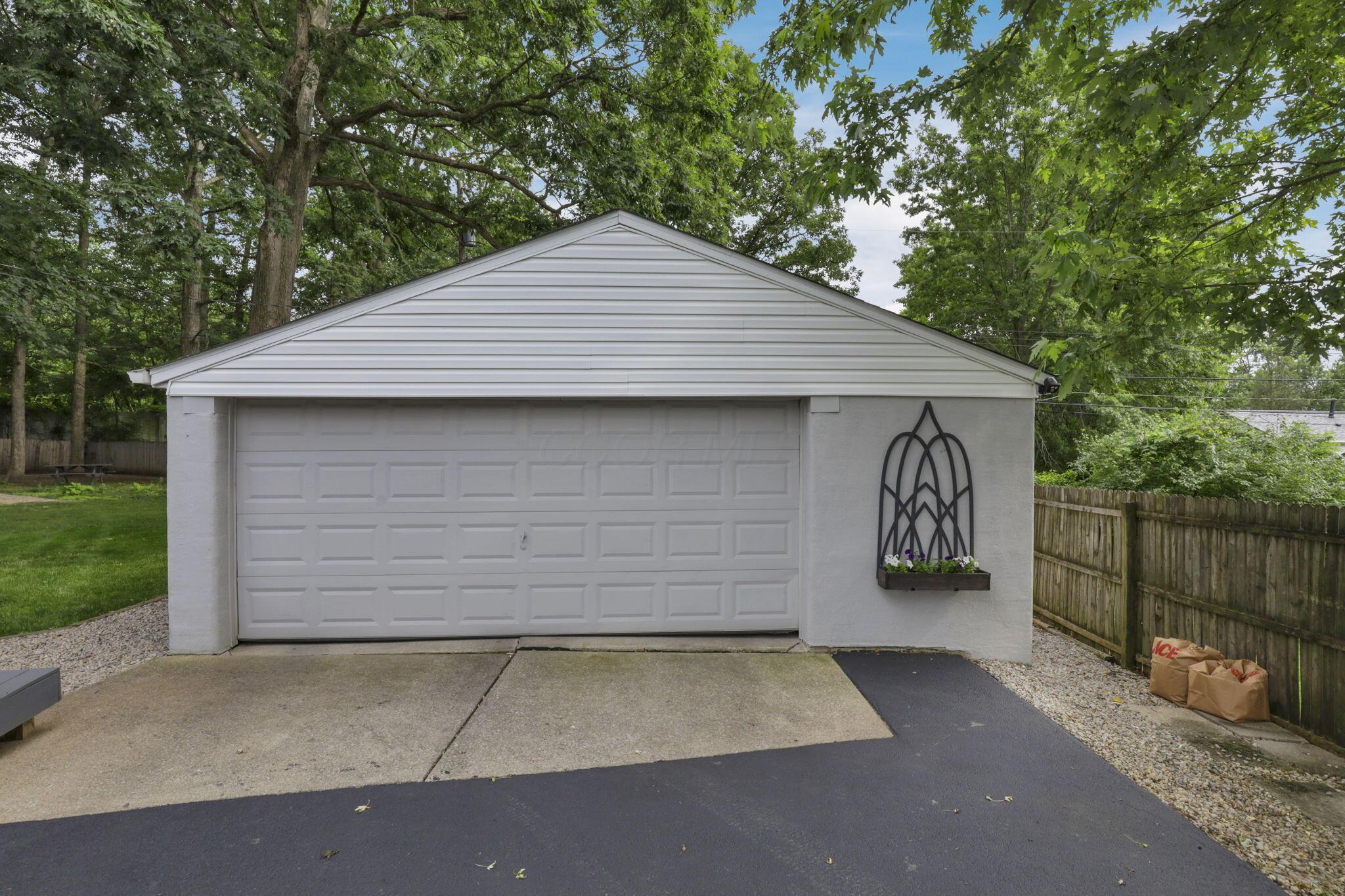 5252 Roche Place Columbus, OH 43229 - Photo 39 of 46 39-web-or-mls-IMG_1446