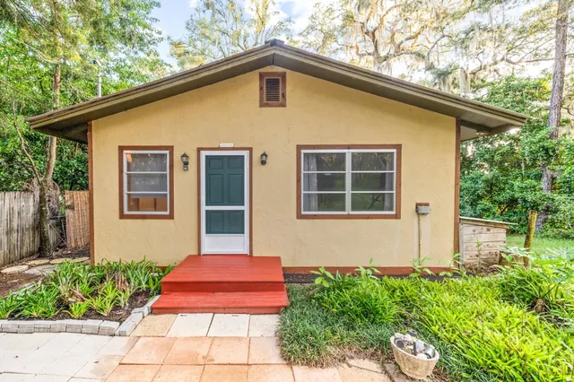 $145,000 | 219 North Cooper Lake Drive, Interlachen, FL 32148