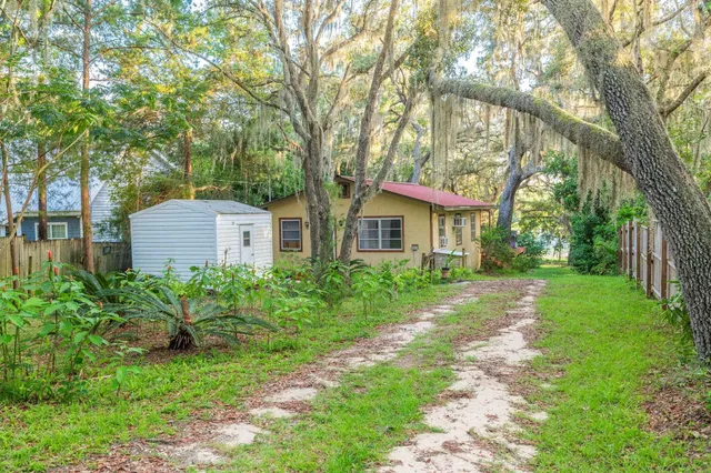 $145,000 | 219 North Cooper Lake Drive, Interlachen, FL 32148