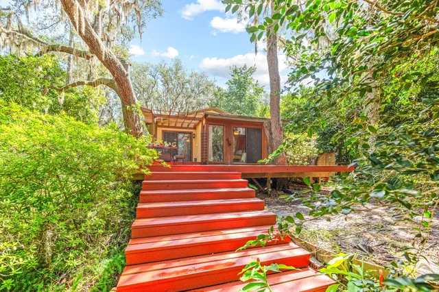 $145,000 | 219 North Cooper Lake Drive, Interlachen, FL 32148