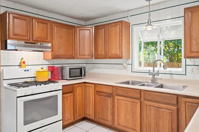 $145,000 | 219 North Cooper Lake Drive, Interlachen, FL 32148