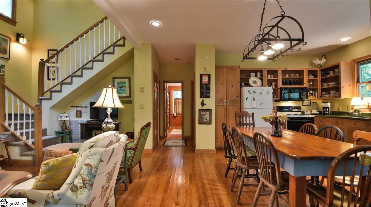 325 Rhododendron Cleveland, SC 29635 - Photo 5 of 19