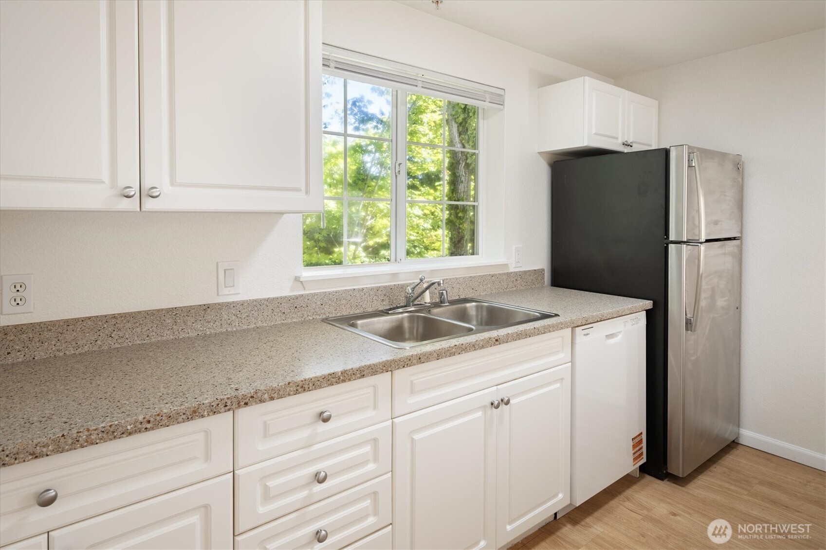 23319 Cedar Way, Unit K105 Mountlake Terrace, WA 98043 - Photo 11 of 28