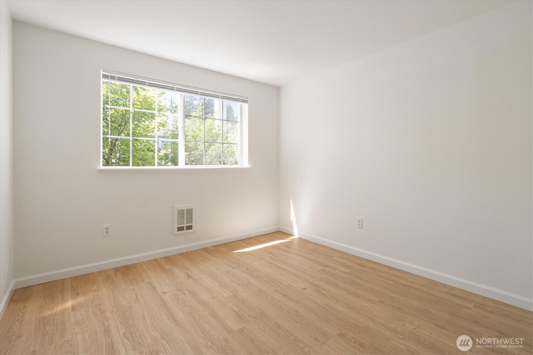 23319 Cedar Way, Unit K105 Mountlake Terrace, WA 98043 - Photo 19 of 28